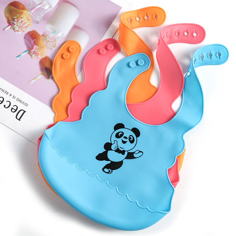 Bavoir en silicone avec poche à salive intégrée