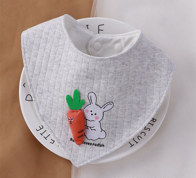 Bavoir triangulaire en coton motifs animaux