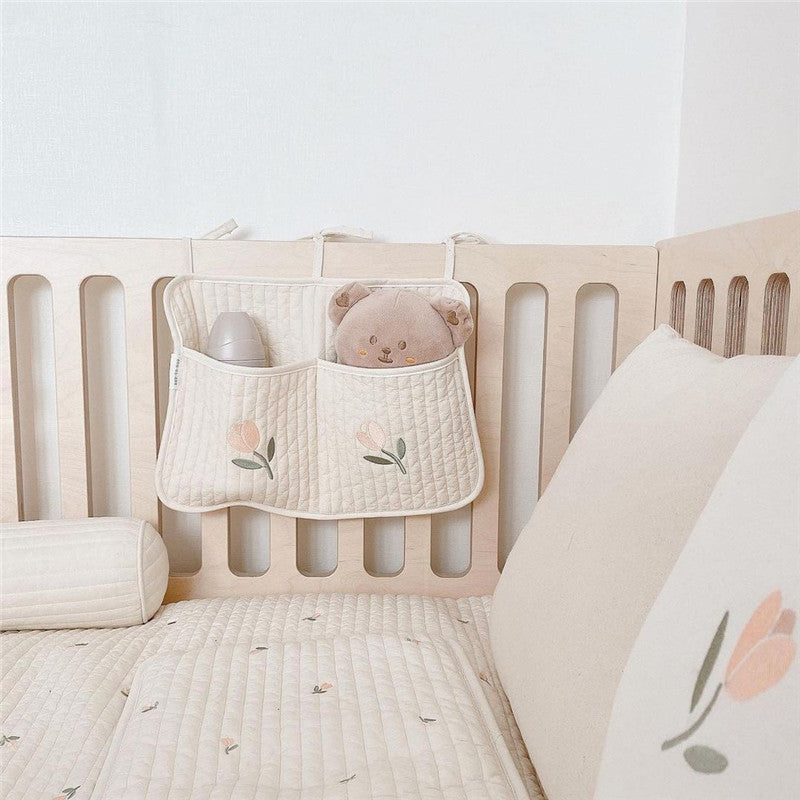 Range-biberons et couches suspendu en coton