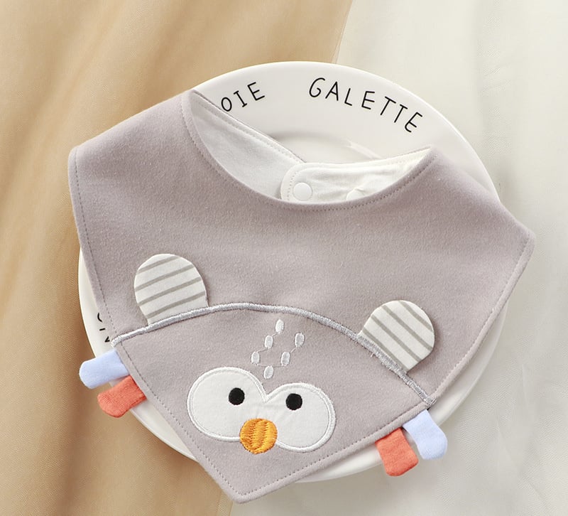 Bavoir triangulaire en coton motifs animaux
