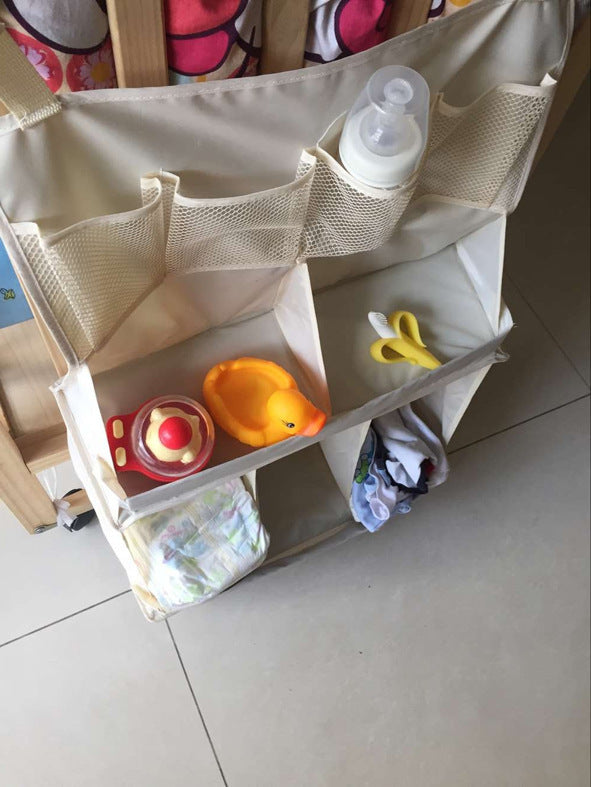 Range-pyjama suspendu pour chambre de bébé