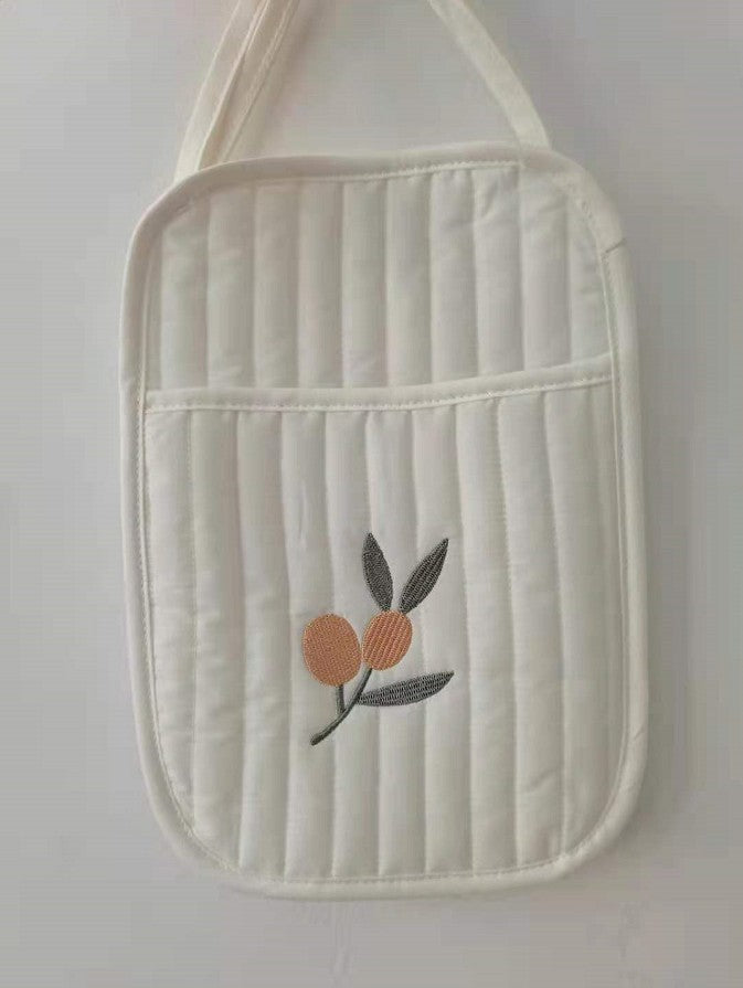 Range-biberons et couches suspendu en coton