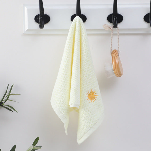 Serviette de bain bébé en velours corail