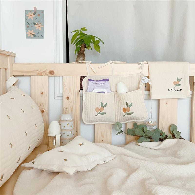 Range-biberons et couches suspendu en coton