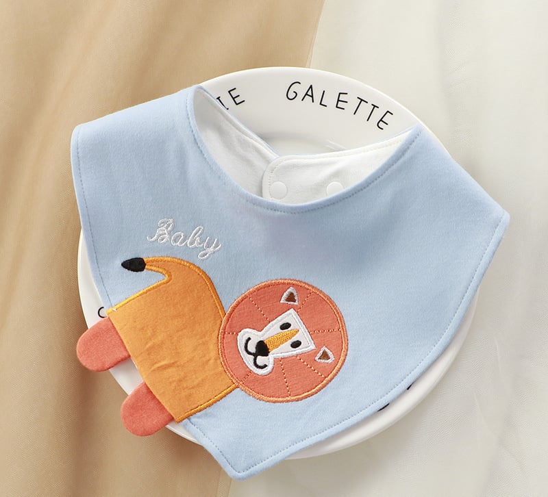 Bavoir triangulaire en coton motifs animaux