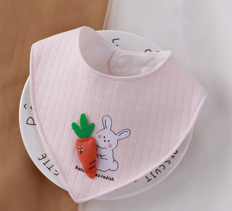 Bavoir triangulaire en coton motifs animaux